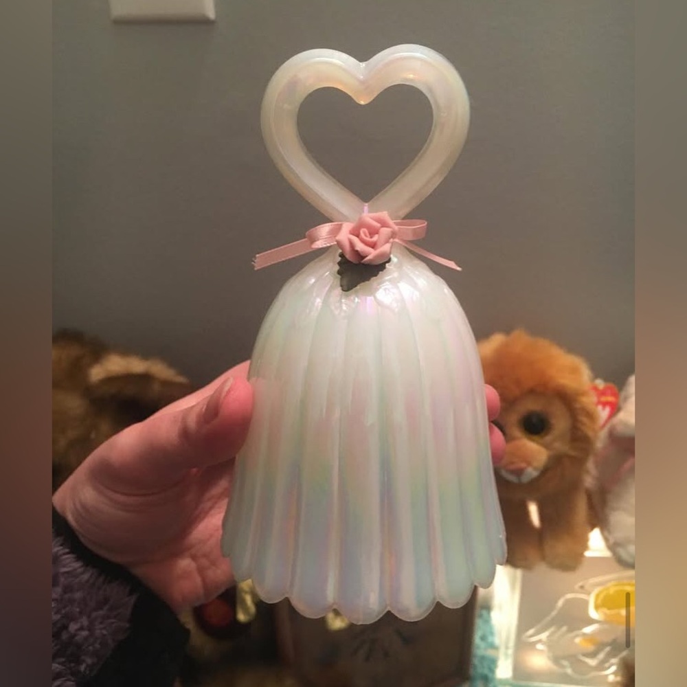 1989 Fenton glass bell